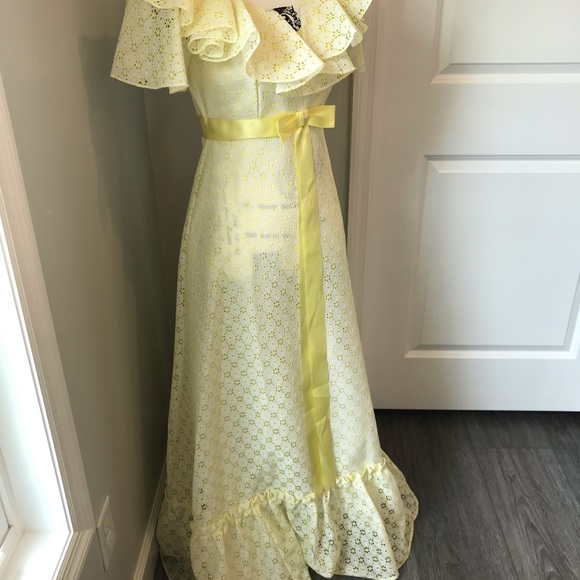 Vintage Yellow Ruffle Sleeve Dress - Picture 5 of 6